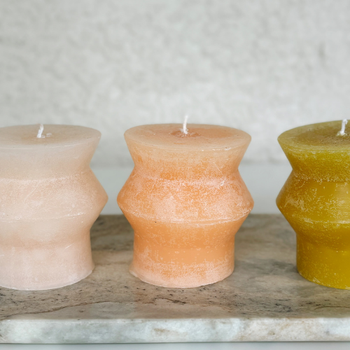 3 DIFFERENT COLORED CANDLES IN A ROW